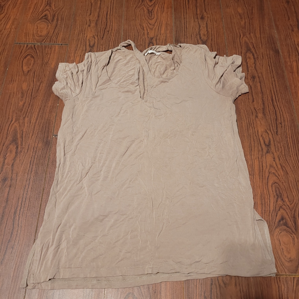 Love Riche Beige V-Neck Short Sleeve Tee